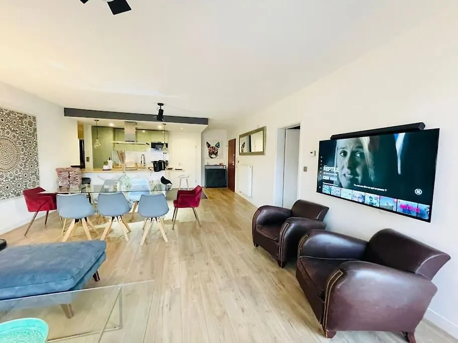 Spacious 2Bedrooms Flat W Terrace&Parking location